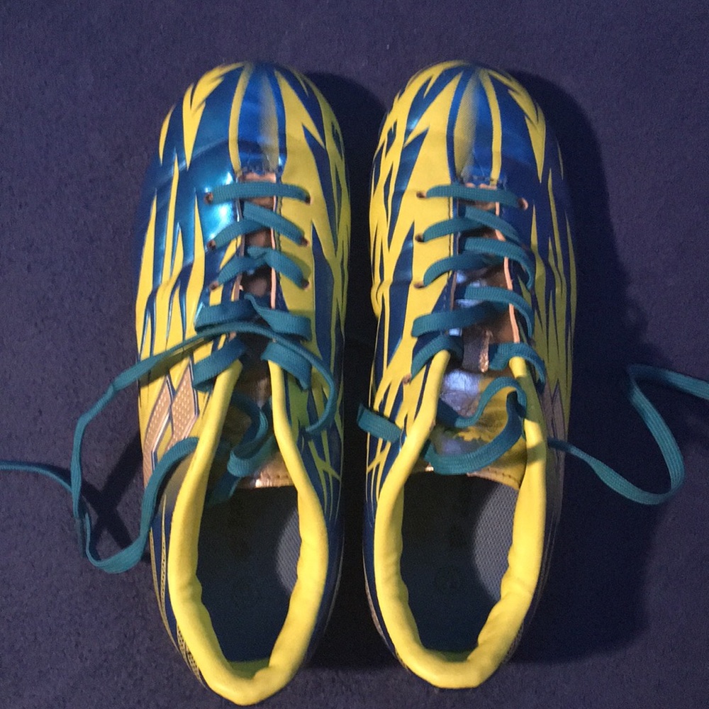 Soccer cleats
